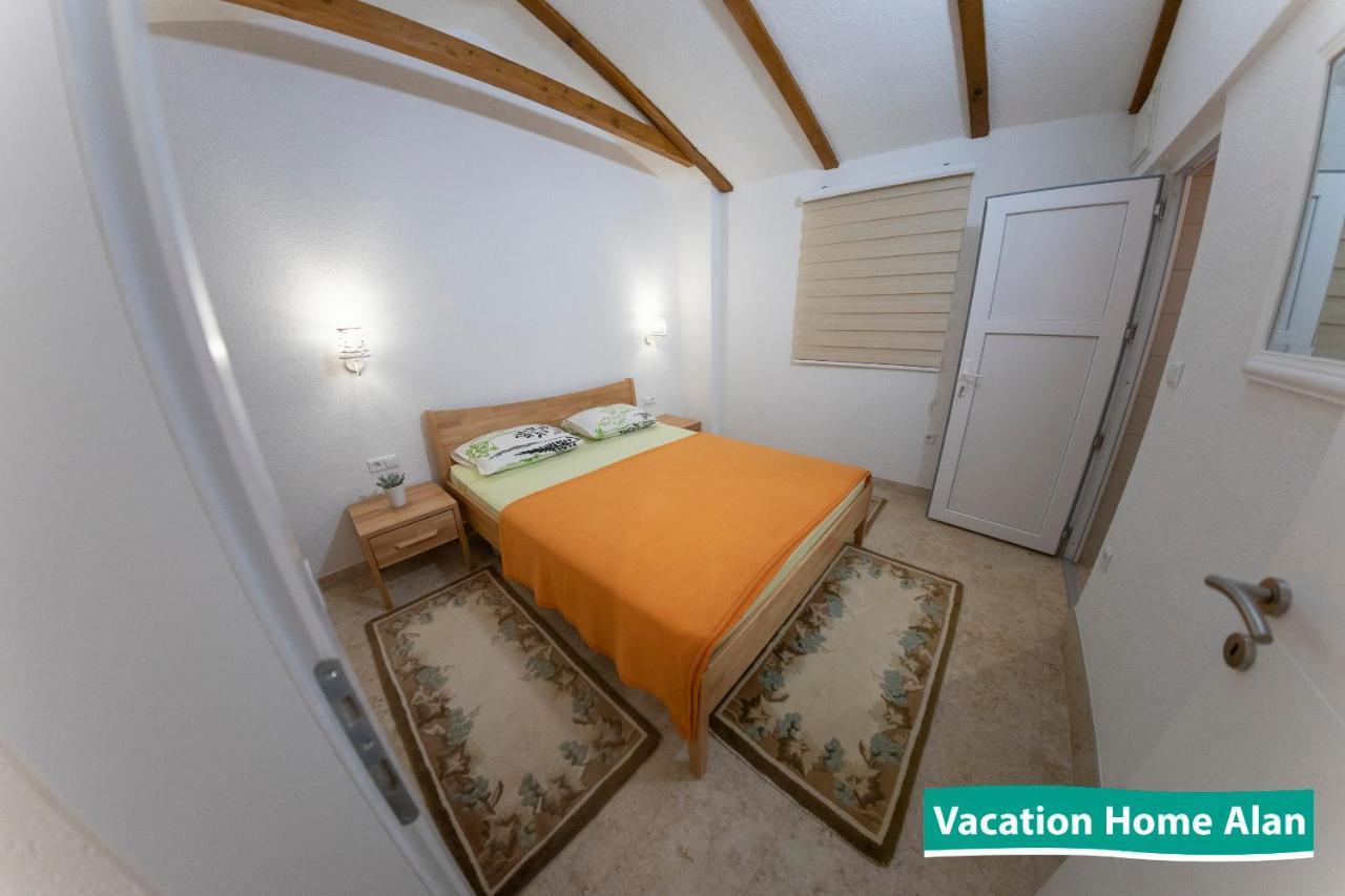 Vacation Home Alan 2 Kulen Vakuf Extérieur photo