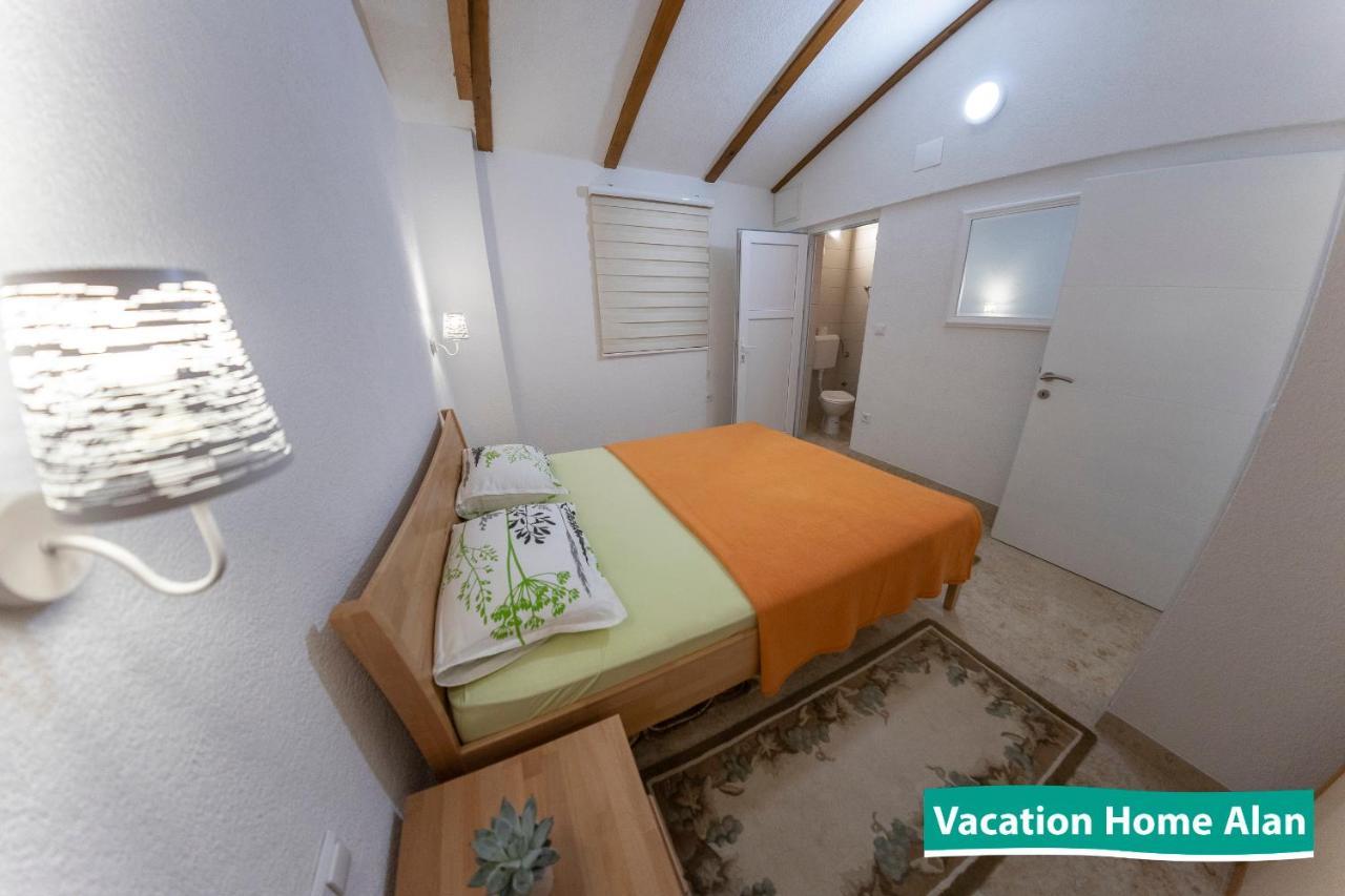 Vacation Home Alan 2 Kulen Vakuf Extérieur photo