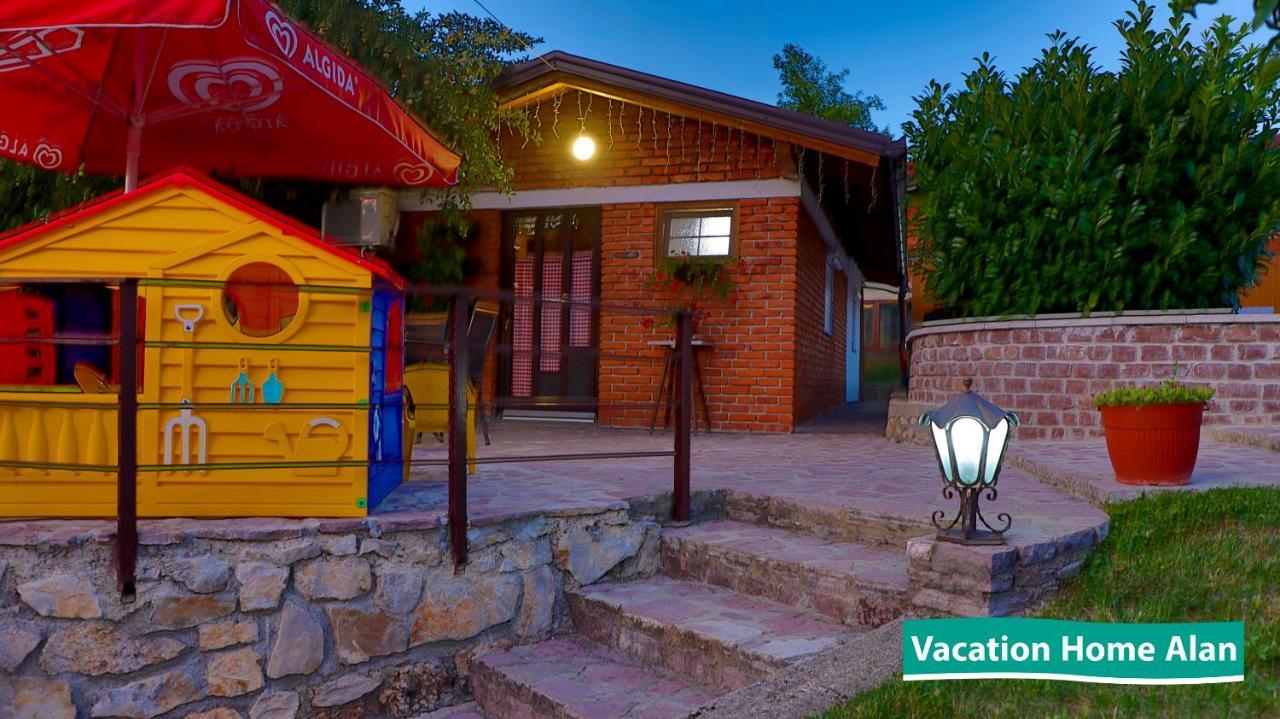 Vacation Home Alan 2 Kulen Vakuf Extérieur photo