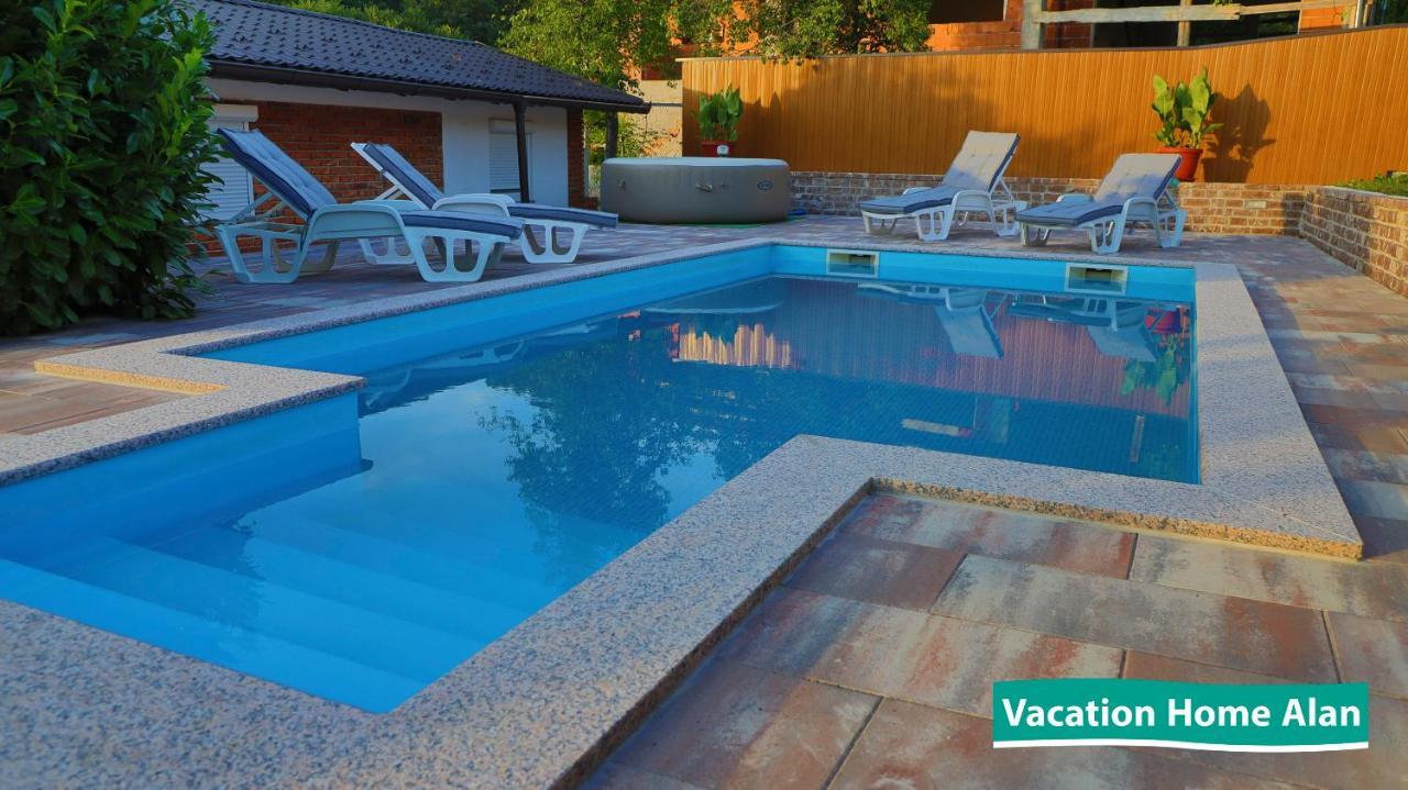 Vacation Home Alan 2 Kulen Vakuf Extérieur photo