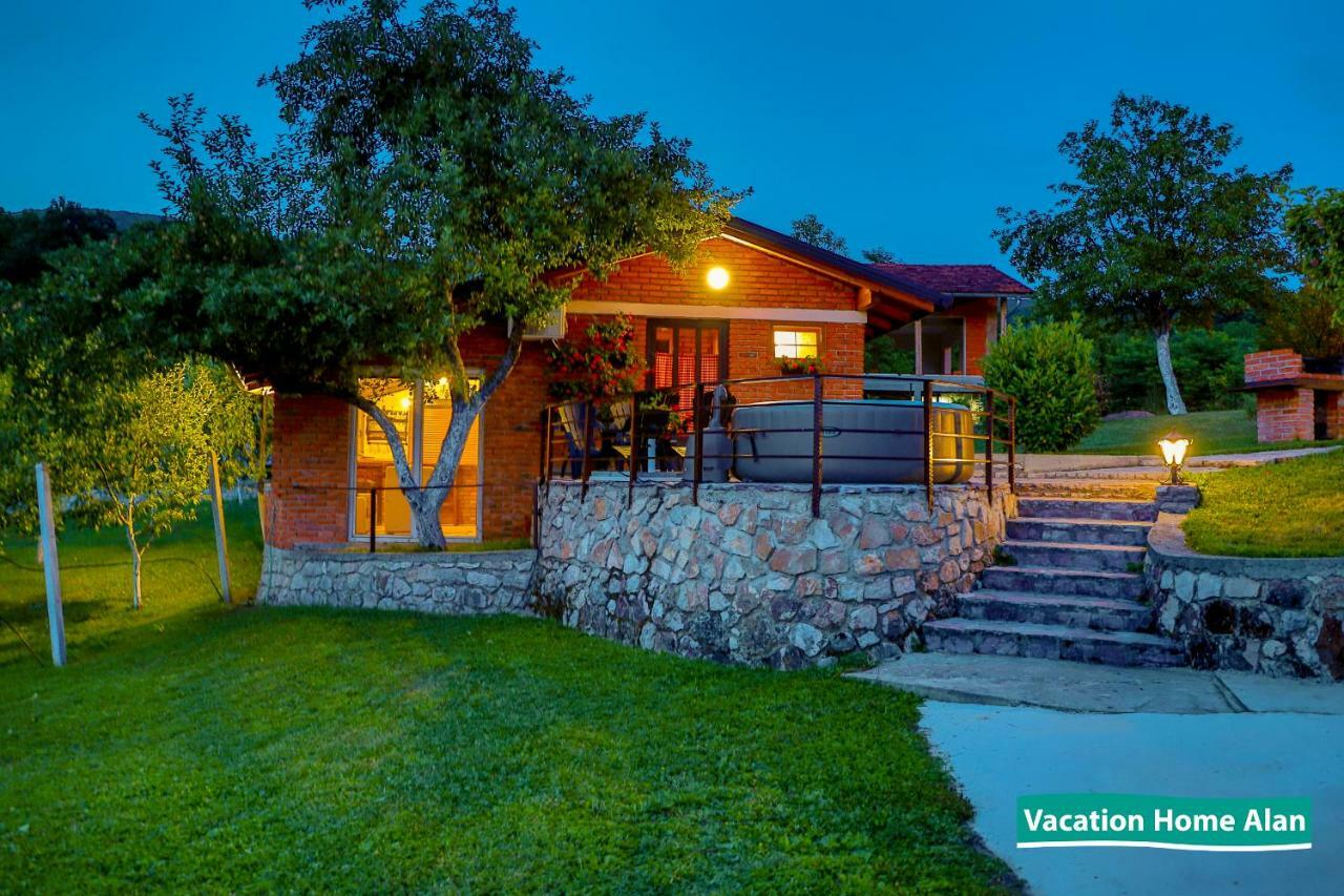 Vacation Home Alan 2 Kulen Vakuf Extérieur photo