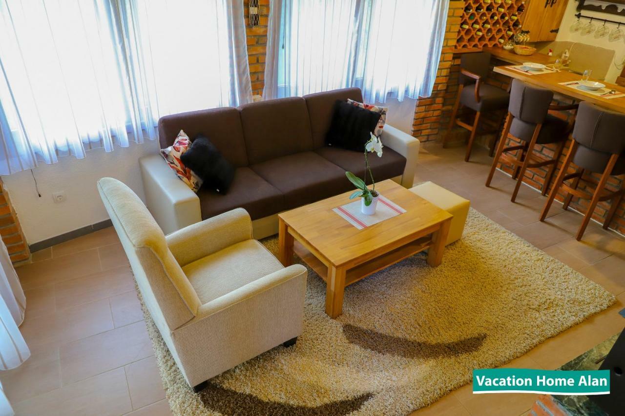 Vacation Home Alan 2 Kulen Vakuf Extérieur photo