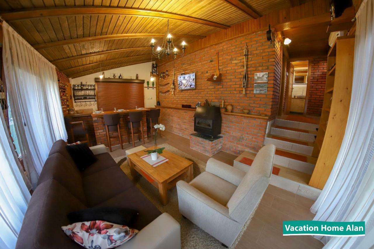 Vacation Home Alan 2 Kulen Vakuf Extérieur photo