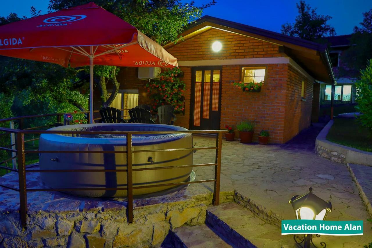 Vacation Home Alan 2 Kulen Vakuf Extérieur photo